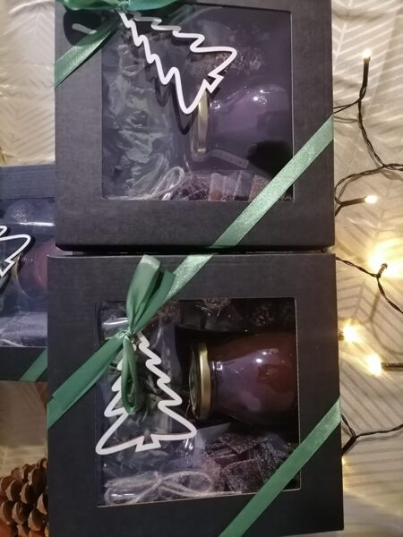 Ziemassvētku ar banti un piekariņu